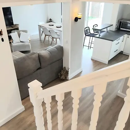 House With 5 Bedrooms And Hot Tub Appartement *