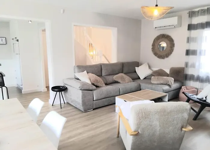 House With 5 Bedrooms And Hot Tub * Saint-Cyprien (Pyrenees-Orientales)