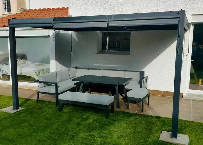 Apartamento House With 5 Bedrooms And Hot Tub