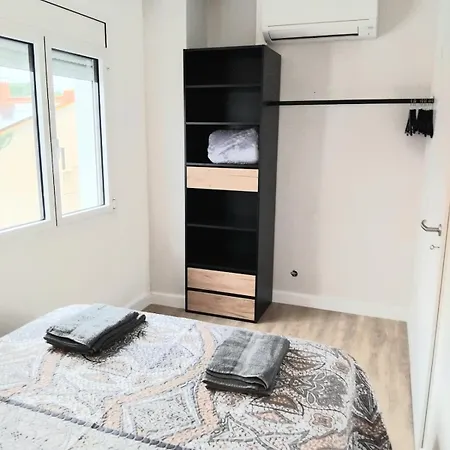 아파트 House With 5 Bedrooms And Hot Tub