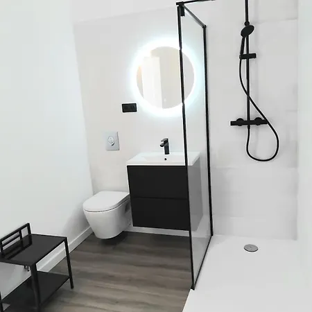 House With 5 Bedrooms And Hot Tub